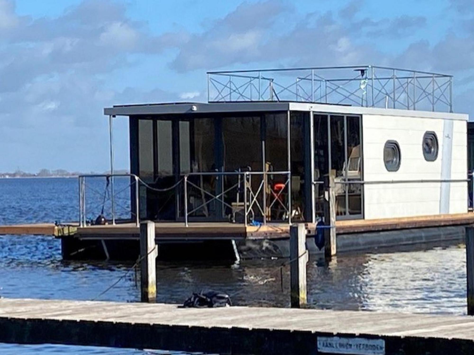 Tiny Houseboat De Woudaap - I Hotel Uitgeest Buitenkant foto