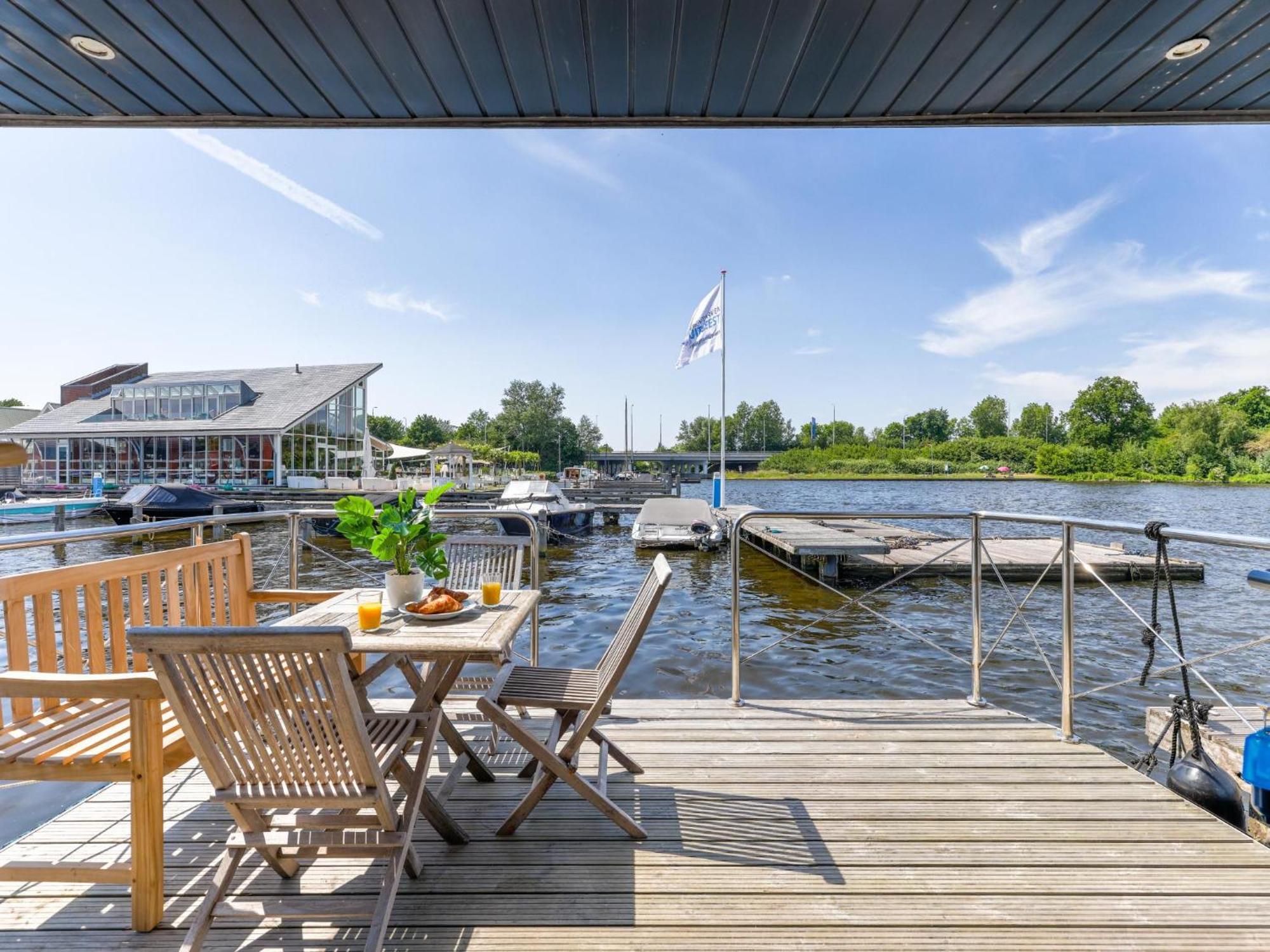 Tiny Houseboat De Woudaap - I Hotel Uitgeest Buitenkant foto